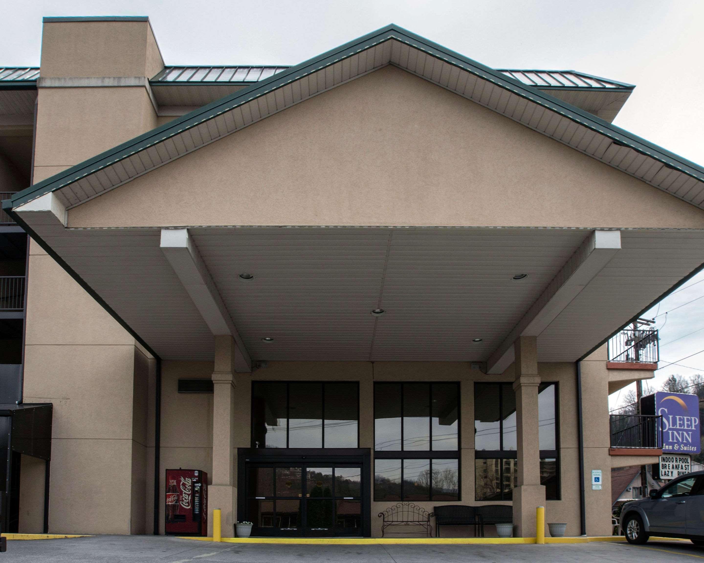 Sleep Inn & Suites Near Sports World Blvd Gatlinburg Exterior photo